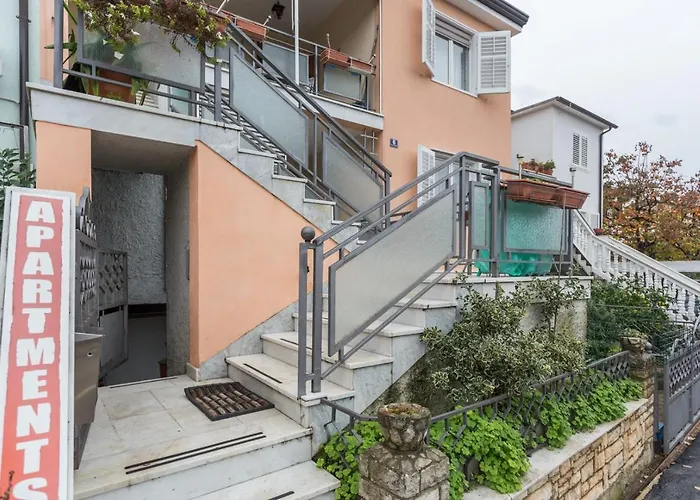 Apartments Luco Near The Beach And City Center Porec