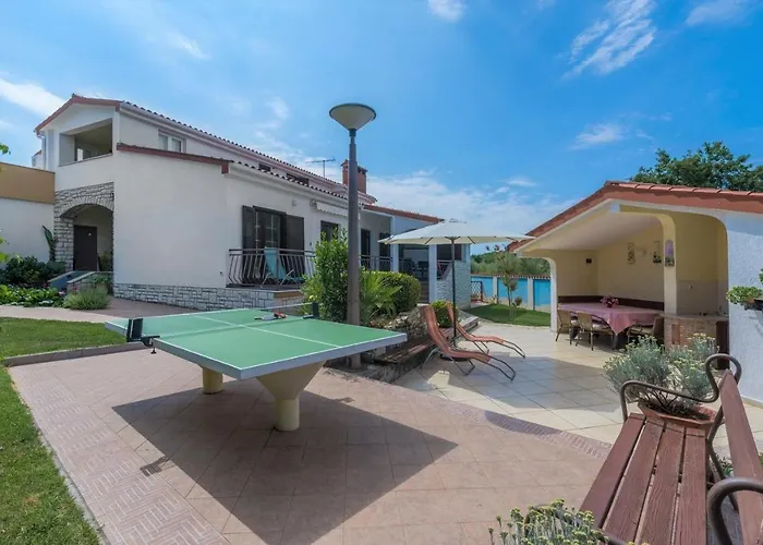 Anitavilla Porec Apartments With Pool Vrvari