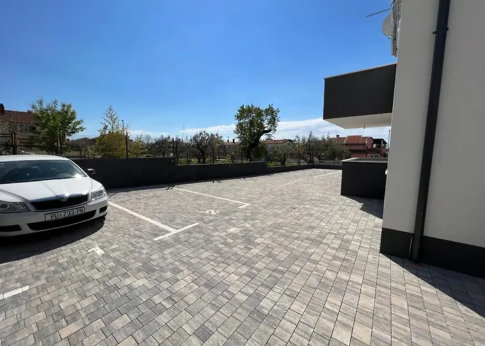 Apartment Sunrise With Private Parking Pula
