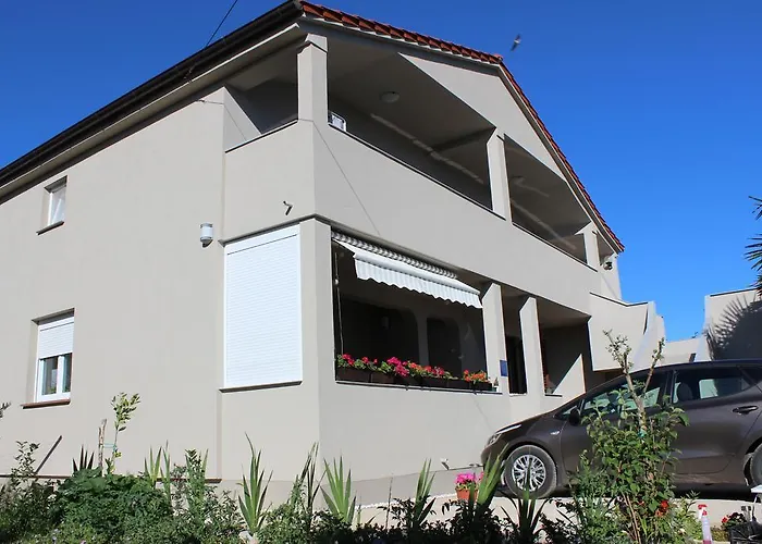 Pet friendly Apartments Pezic Pula