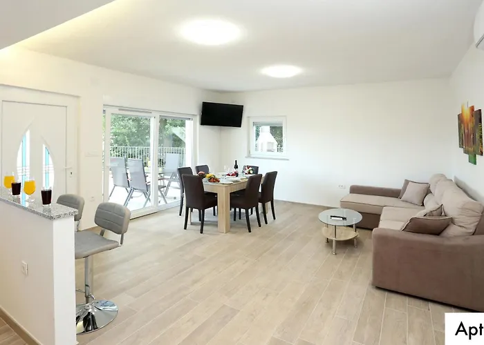 Villa Dragi With Pool, Sauna, & Whirlpool Opatija
