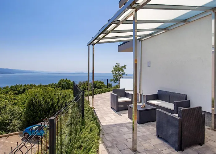 Pet friendly Three-Bedroom Holiday Home In Opatija