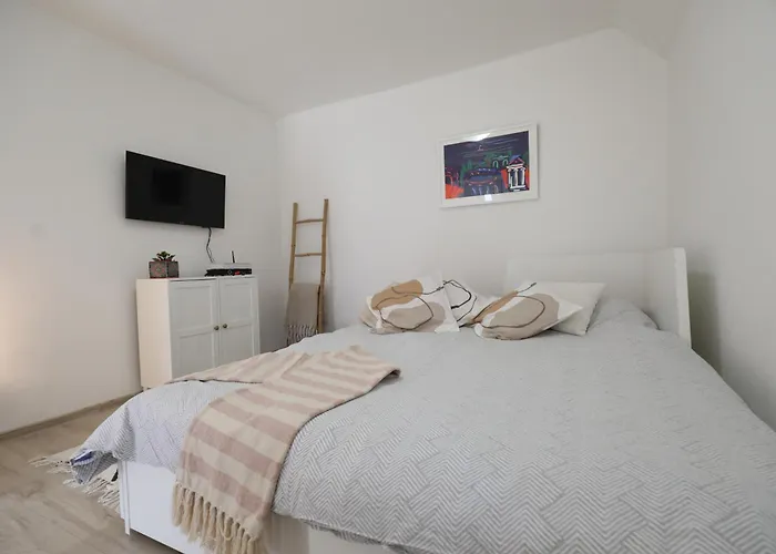 Apartment Mir Pula