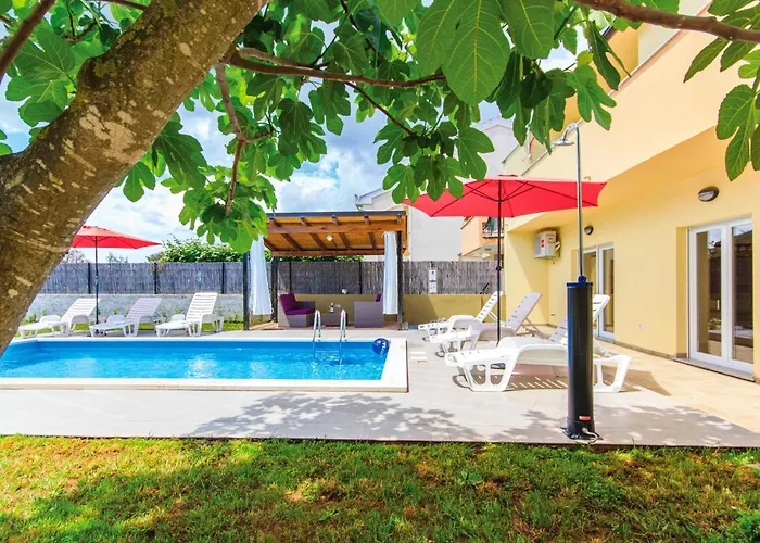 Pet friendly Stunning Home In Pula