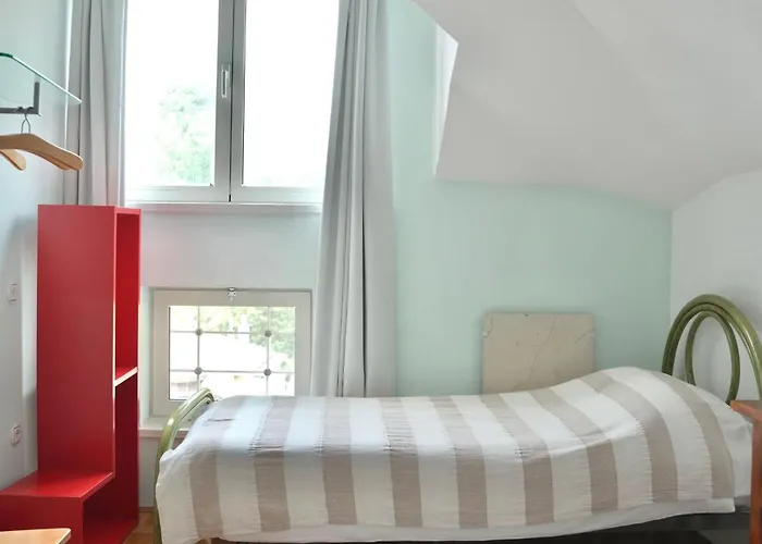 Astro Hungarian Villa: Penthouse with Green Beach Views Opatija