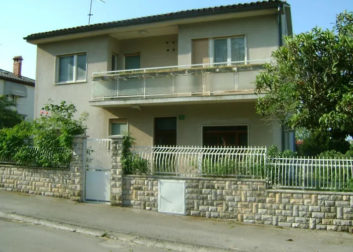 Apartment For Holidays In Pula