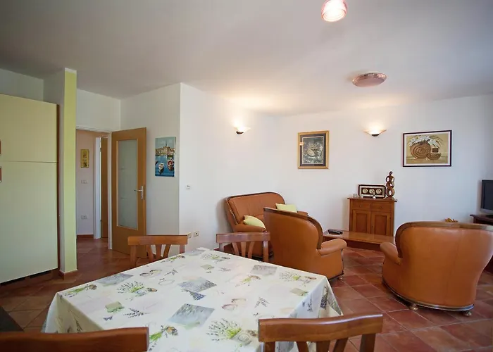 Pet friendly Apartment Pia Rovinj